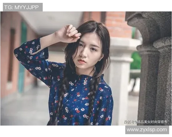 踢足球的明星们如何将麻花辫与运动风格完美结合展现个性魅力