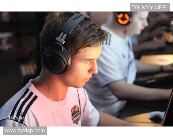 丹麦足球界的传奇人物是谁他在国际赛场上的表现如何