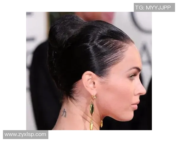 纹身艺术与足球明星的完美结合展现女性魅力的头像图片欣赏